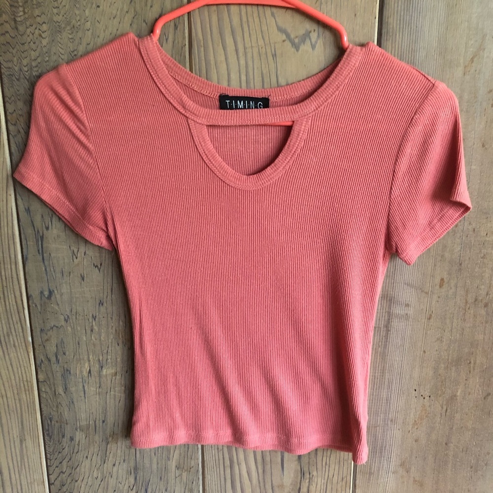 pink top